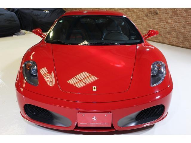 Ｆ４３０ Ｆ１　正規ディーラー車　デイトナシート　ロッソコルサ　左ハンドル　七宝焼きエンブレム　バックカメラ　イエローレブカウンター　キセノンヘッドライト　１９インチアロイホイール（21枚目）