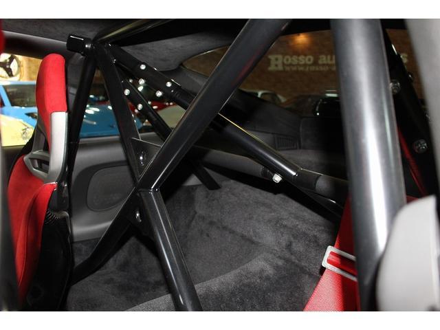 ９１１ＧＴ３クラブスポーツ　アルカンターラレザー　オートエアコン　６速ＭＴ車　左ハンドル　レッドキャリパー(32枚目)