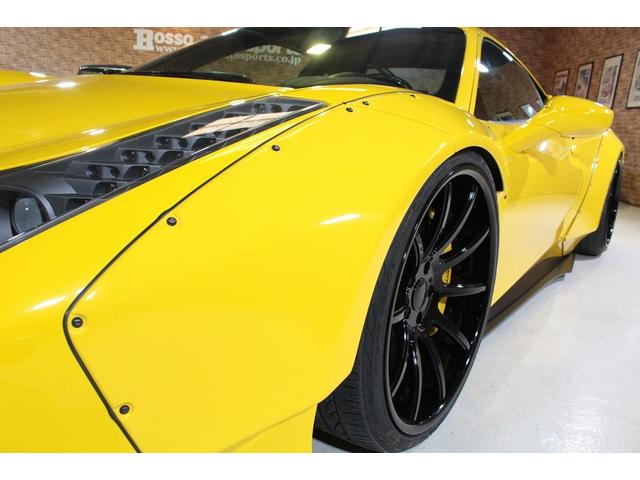 ４５８イタリア ベースグレード　正規ディーラー車　ＬＢ仕様　バックカメラ　左ハンドル　イエローブレーキキャリパー　クオイオインテリアカラー（12枚目）