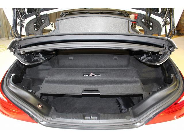 ＳＬ ＳＬ３５０ブルーエフィシェンシー　ディーラー車　ＡＭＧスポーツパッケージ　ＳＬ６３仕様　本革シート　パークトロニック　レーダーセーフティパッケージ　アンビエントライト（18枚目）