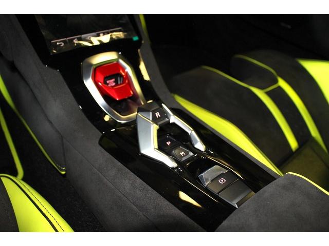 ウラカン ステラート　全世界限定１４９９台　正規ディーラー車　ＮＥＲＯ　ＮＥＭＥＳＩＳ　カーボンファイバー製セミバケットスポーツシート　Ｓｔｅｒｒａｔｏロゴ入りルーフレール　専用サスペンション　ラリーモード（34枚目）