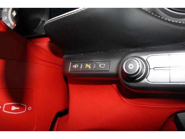 812スーパーファスト ベースグレード F1 DCT ・カーボンインテリア・オプションシート・ブリリアントマフラー・内装色レッド(40枚目)