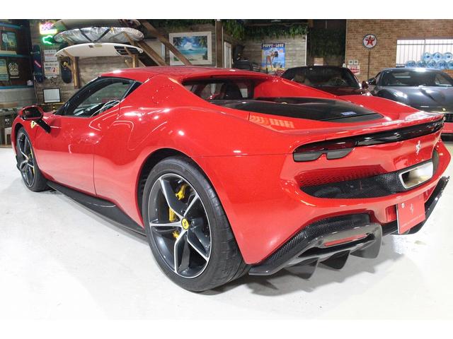 296GTB ベースグレード F1 DCT・カーボンエクステリア・ロッソコルサ・フロントリフター・エンジンルームカーボン(3枚目)