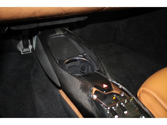 296GTB ベースグレード F1 DCT・カーボンエクステリア・ロッソコルサ・フロントリフター・エンジンルームカーボン(36枚目)