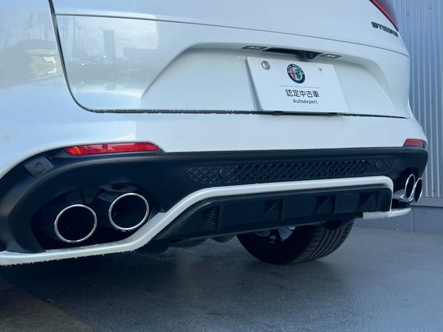 ステルヴィオ クアドリフォリオ　２．９リッター　Ｖ６ツインターボエンジン　４ＷＤ　５１０馬力（27枚目）