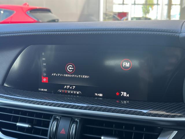 ステルヴィオ クアドリフォリオ　２．９リッター　Ｖ６ツインターボエンジン　４ＷＤ　５１０馬力（43枚目）