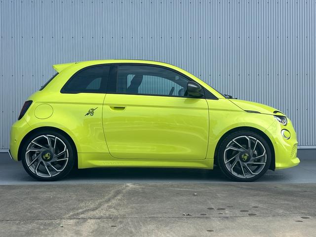 アバルト500e ツーリズモ ハッチバック 元デモカー(4枚目)