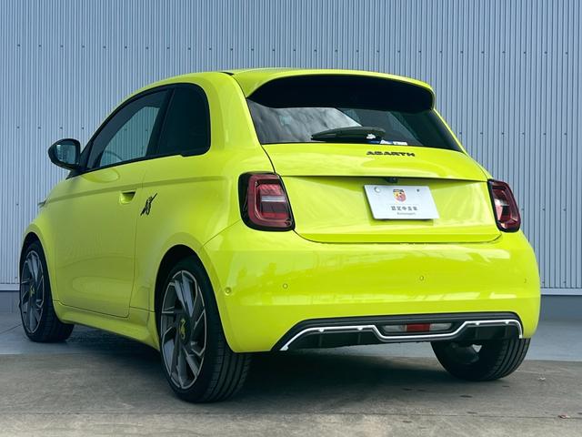 アバルト500e ツーリズモ ハッチバック 元デモカー(7枚目)