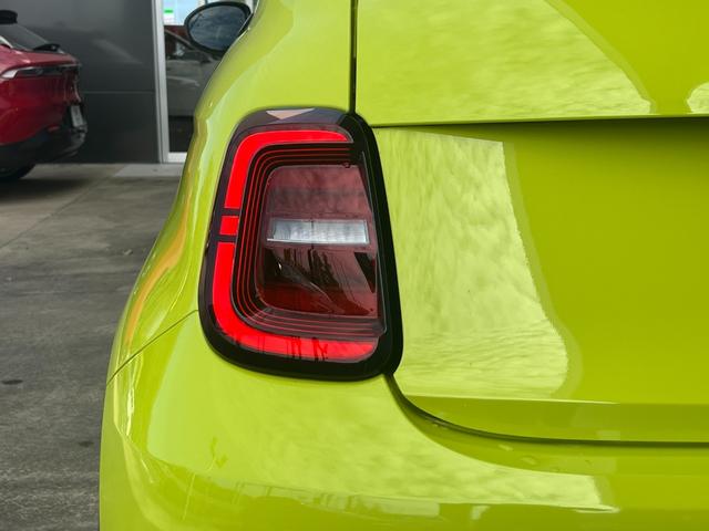 アバルト500e ツーリズモ ハッチバック 元デモカー(23枚目)