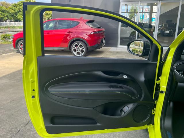 アバルト500e ツーリズモ ハッチバック 元デモカー(53枚目)