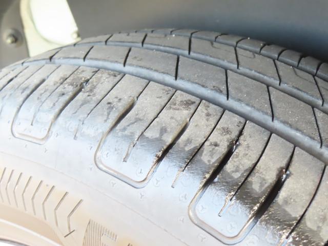 ５００ １．２　カルト　１．２　ポップ　認定中古車保証　禁煙車　ＥＴＣ　ＡｐｐｌｅＣａｒｐｌａｙ　Ｂｌｕｅｔｏｏｔｈ　ＵＳＢ　ボディ同色インパネ　チェック柄シート　ホワイトステアリング　ＭＴモード（11枚目）