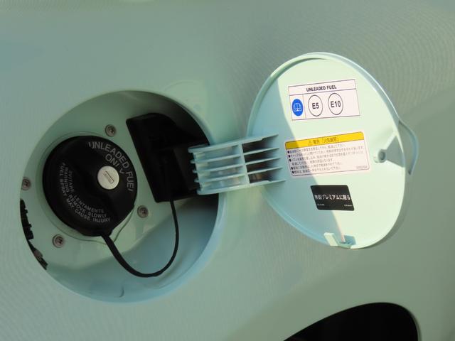 ５００ １．２　カルト　１．２　ポップ　認定中古車保証　禁煙車　ＥＴＣ　ＡｐｐｌｅＣａｒｐｌａｙ　Ｂｌｕｅｔｏｏｔｈ　ＵＳＢ　ボディ同色インパネ　チェック柄シート　ホワイトステアリング　ＭＴモード（18枚目）