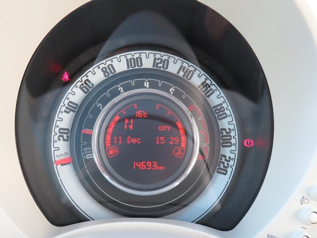 ５００ １．２　カルト　１．２　ポップ　認定中古車保証　禁煙車　ＥＴＣ　ＡｐｐｌｅＣａｒｐｌａｙ　Ｂｌｕｅｔｏｏｔｈ　ＵＳＢ　ボディ同色インパネ　チェック柄シート　ホワイトステアリング　ＭＴモード（24枚目）