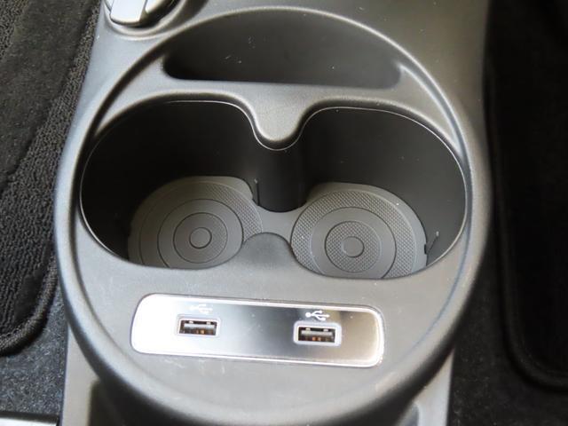 ５００ １．２　カルト　１．２　ポップ　認定中古車保証　禁煙車　ＥＴＣ　ＡｐｐｌｅＣａｒｐｌａｙ　Ｂｌｕｅｔｏｏｔｈ　ＵＳＢ　ボディ同色インパネ　チェック柄シート　ホワイトステアリング　ＭＴモード（38枚目）