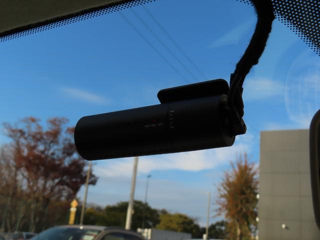 ５００ １．２　カルト　１．２　ポップ　認定中古車保証　禁煙車　ＥＴＣ　ＡｐｐｌｅＣａｒｐｌａｙ　Ｂｌｕｅｔｏｏｔｈ　ＵＳＢ　ボディ同色インパネ　チェック柄シート　ホワイトステアリング　ＭＴモード（41枚目）