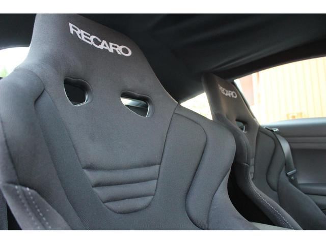 ベースグレード 6速MT レカロフルバケット GTウィング 車高調 ブラック19AW ナビ バックカメラ PDLS BOSEスピーカー イエローキャリパー カーボンフロントリップ(5枚目)