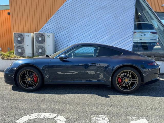 ９１１ ９１１カレラ　ブラックレザーインテリア／１９インチブロンズアルミ／レッドスポーツキャリパー／シートヒーター・ベンチレーション／オートエアコンシステム／社外高機能ナビ／電格ミラー（11枚目）