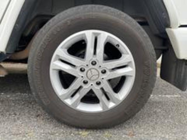 Ｇクラス Ｇ３５０ｄ　後期型／マルチファンクションステアリング／ラグジュアリーＰＫＧ／全席シートヒータ／スライディングルーフ／純正ナビシステム／バックカメラ／Ｈａｒｍａｎ　Ｋａｒｄｏｎ音響システム／ディストロニックプラス（12枚目）