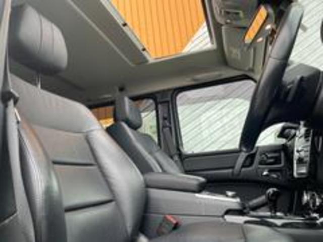 Ｇクラス Ｇ３５０ｄ　後期型／マルチファンクションステアリング／ラグジュアリーＰＫＧ／全席シートヒータ／スライディングルーフ／純正ナビシステム／バックカメラ／Ｈａｒｍａｎ　Ｋａｒｄｏｎ音響システム／ディストロニックプラス（18枚目）