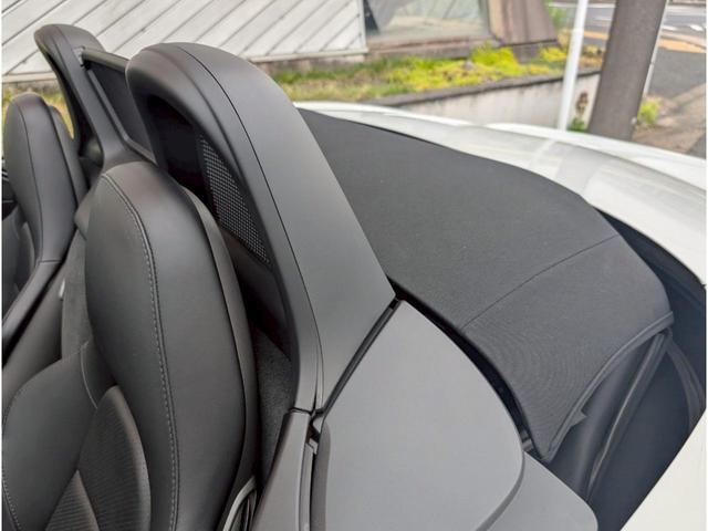 718ボクスター 718ボクスターS BOSEサウンド/シートヒーター/ブラックフルレザーシート/電格ミラー/純正AW/ポルシェクレスト/レッドキャリパー/ETC/ブラックアイ/パドルシフト(19枚目)