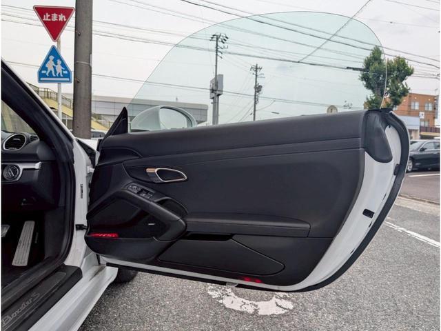 718ボクスター 718ボクスターS BOSEサウンド/シートヒーター/ブラックフルレザーシート/電格ミラー/純正AW/ポルシェクレスト/レッドキャリパー/ETC/ブラックアイ/パドルシフト(32枚目)