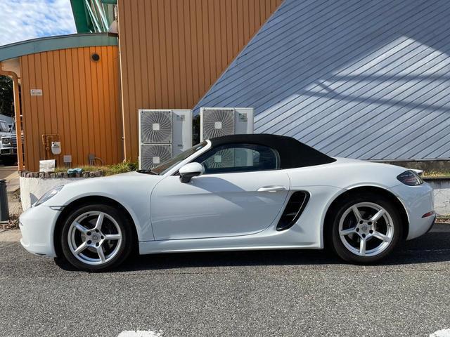 718ボクスター 718ボクスター PDK交換済/フルレザーシート/PCM/電動オープン/バックカメラ/スポーツステアリング/シートヒーター/ETC/18インチ純正アルミ/パドルシフト(9枚目)
