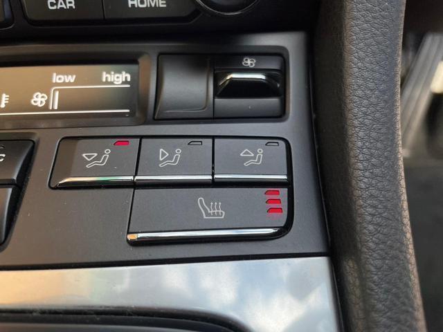 718ボクスター 718ボクスター PDK交換済/フルレザーシート/PCM/電動オープン/バックカメラ/スポーツステアリング/シートヒーター/ETC/18インチ純正アルミ/パドルシフト(14枚目)