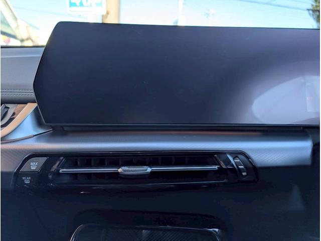 Ｘ１ ｘＤｒｉｖｅ　２０ｄ　Ｍスポーツ　Ｍ　Ｓｐｏｒｔ専用カラー／ハーフレザーシート／シートヒーター／ＬＣＷ／ヘッドアップディスプレイ／３６０度カメラ／ワイヤレスＣ／インテリアカメラ／ＥＴＣ／ドラレコ／パワーバックドア／ＰＷシート（11枚目）