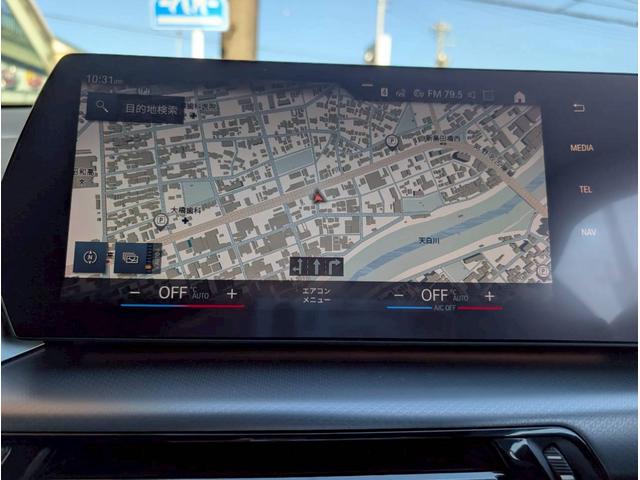 Ｘ１ ｘＤｒｉｖｅ　２０ｄ　Ｍスポーツ　Ｍ　Ｓｐｏｒｔ専用カラー／ハーフレザーシート／シートヒーター／ＬＣＷ／ヘッドアップディスプレイ／３６０度カメラ／ワイヤレスＣ／インテリアカメラ／ＥＴＣ／ドラレコ／パワーバックドア／ＰＷシート（16枚目）