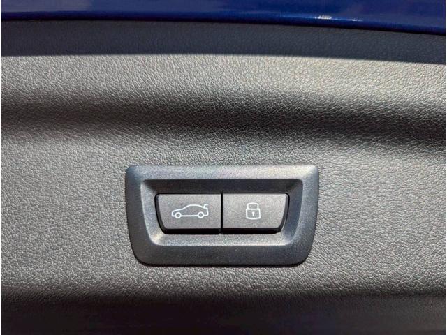 Ｘ１ ｘＤｒｉｖｅ　２０ｄ　Ｍスポーツ　Ｍ　Ｓｐｏｒｔ専用カラー／ハーフレザーシート／シートヒーター／ＬＣＷ／ヘッドアップディスプレイ／３６０度カメラ／ワイヤレスＣ／インテリアカメラ／ＥＴＣ／ドラレコ／パワーバックドア／ＰＷシート（19枚目）