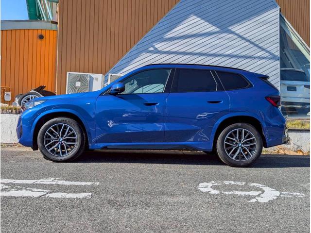 Ｘ１ ｘＤｒｉｖｅ　２０ｄ　Ｍスポーツ　Ｍ　Ｓｐｏｒｔ専用カラー／ハーフレザーシート／シートヒーター／ＬＣＷ／ヘッドアップディスプレイ／３６０度カメラ／ワイヤレスＣ／インテリアカメラ／ＥＴＣ／ドラレコ／パワーバックドア／ＰＷシート（22枚目）