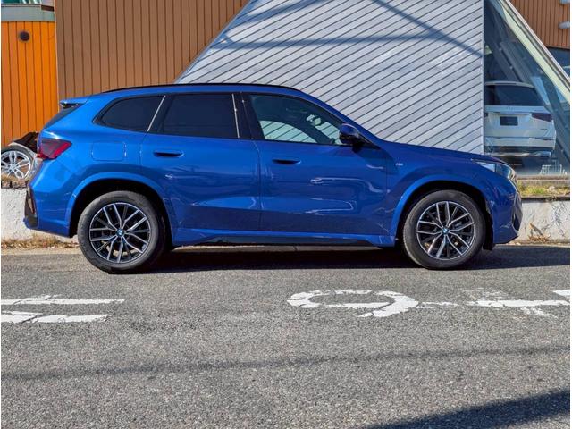 Ｘ１ ｘＤｒｉｖｅ　２０ｄ　Ｍスポーツ　Ｍ　Ｓｐｏｒｔ専用カラー／ハーフレザーシート／シートヒーター／ＬＣＷ／ヘッドアップディスプレイ／３６０度カメラ／ワイヤレスＣ／インテリアカメラ／ＥＴＣ／ドラレコ／パワーバックドア／ＰＷシート（23枚目）