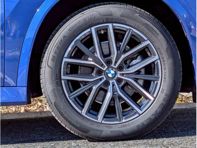 Ｘ１ ｘＤｒｉｖｅ　２０ｄ　Ｍスポーツ　Ｍ　Ｓｐｏｒｔ専用カラー／ハーフレザーシート／シートヒーター／ＬＣＷ／ヘッドアップディスプレイ／３６０度カメラ／ワイヤレスＣ／インテリアカメラ／ＥＴＣ／ドラレコ／パワーバックドア／ＰＷシート（25枚目）