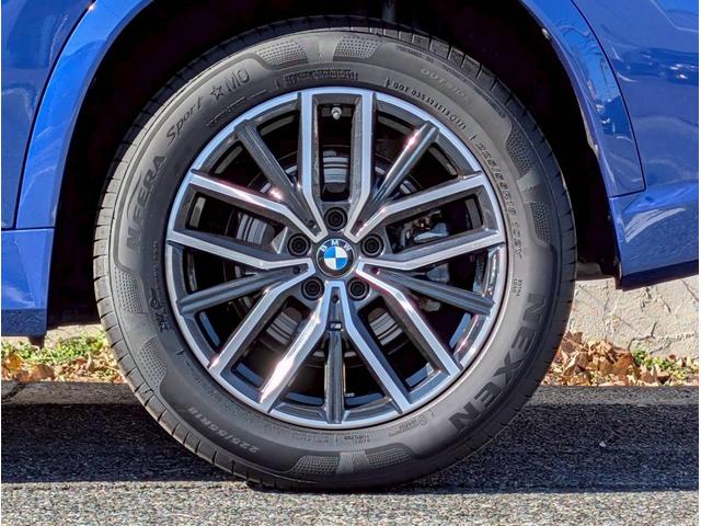 Ｘ１ ｘＤｒｉｖｅ　２０ｄ　Ｍスポーツ　Ｍ　Ｓｐｏｒｔ専用カラー／ハーフレザーシート／シートヒーター／ＬＣＷ／ヘッドアップディスプレイ／３６０度カメラ／ワイヤレスＣ／インテリアカメラ／ＥＴＣ／ドラレコ／パワーバックドア／ＰＷシート（27枚目）