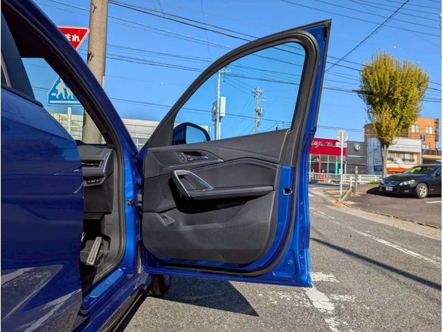 Ｘ１ ｘＤｒｉｖｅ　２０ｄ　Ｍスポーツ　Ｍ　Ｓｐｏｒｔ専用カラー／ハーフレザーシート／シートヒーター／ＬＣＷ／ヘッドアップディスプレイ／３６０度カメラ／ワイヤレスＣ／インテリアカメラ／ＥＴＣ／ドラレコ／パワーバックドア／ＰＷシート（33枚目）