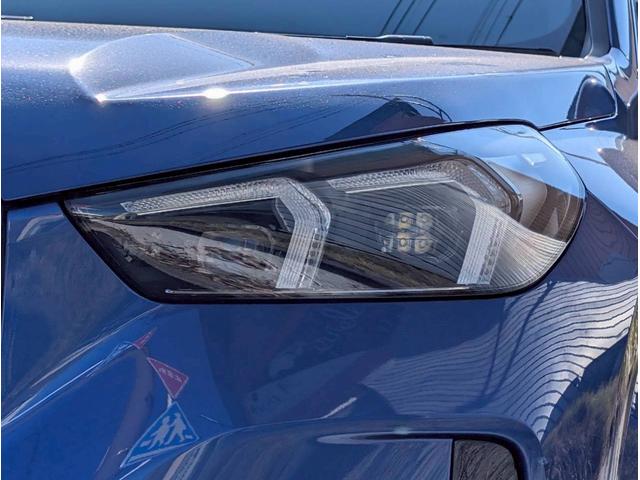 Ｘ１ ｘＤｒｉｖｅ　２０ｄ　Ｍスポーツ　Ｍ　Ｓｐｏｒｔ専用カラー／ハーフレザーシート／シートヒーター／ＬＣＷ／ヘッドアップディスプレイ／３６０度カメラ／ワイヤレスＣ／インテリアカメラ／ＥＴＣ／ドラレコ／パワーバックドア／ＰＷシート（35枚目）