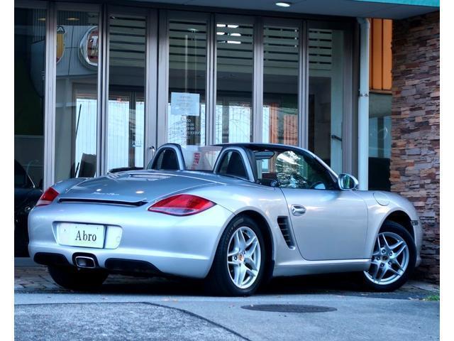 ボクスター ボクスター　後期型／ＰＤＫ／スポーツクロノパッケージ／電動オープン／ブラックハーフレザーインテリア／社外ナビＢｌｕｅｔｏｏｔｈ／リアビューカメラ／１７インチ純正アルミ／センター出しスポーツマフラ／ＥＴＣ（5枚目）