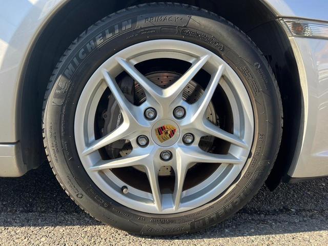 ボクスター ボクスター　後期型／ＰＤＫ／スポーツクロノパッケージ／電動オープン／ブラックハーフレザーインテリア／社外ナビＢｌｕｅｔｏｏｔｈ／リアビューカメラ／１７インチ純正アルミ／センター出しスポーツマフラ／ＥＴＣ（17枚目）