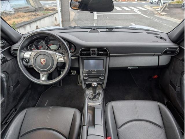９１１ ９１１カレラ　ＭＴ車／後期型／ＥＴＣ／バックカメラ／ナビ／イエローキャリパー／純正アルミホイール／ブラックフルレザート／左ハンドル／後期型ＬＥＤテールライト（6枚目）