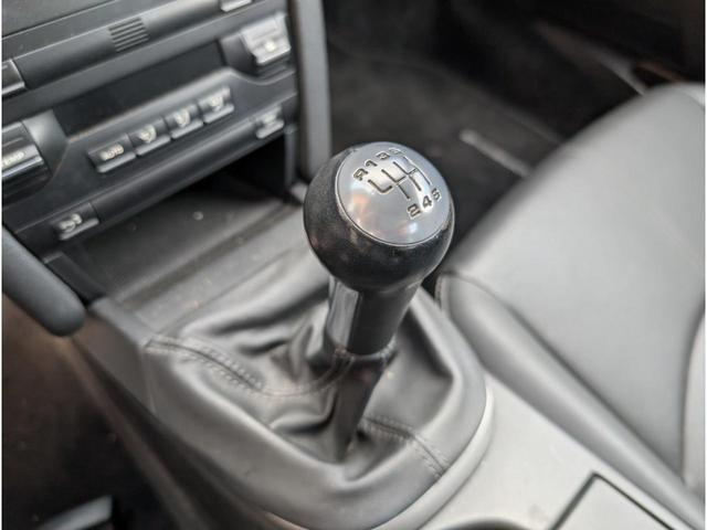 ９１１ ９１１カレラ　ＭＴ車／後期型／ＥＴＣ／バックカメラ／ナビ／イエローキャリパー／純正アルミホイール／ブラックフルレザート／左ハンドル／後期型ＬＥＤテールライト（11枚目）