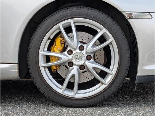 ９１１ ９１１カレラ　ＭＴ車／後期型／ＥＴＣ／バックカメラ／ナビ／イエローキャリパー／純正アルミホイール／ブラックフルレザート／左ハンドル／後期型ＬＥＤテールライト（21枚目）