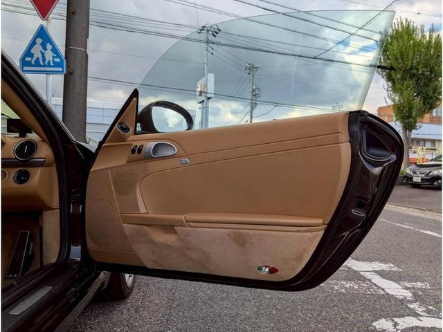 ���N�\�[���x�[�W�������͉��ꂪ�ڗ����ɂ����I�_�[�N�J���[��薾�邭�A�ł����p�I�ȐF�����ł��I