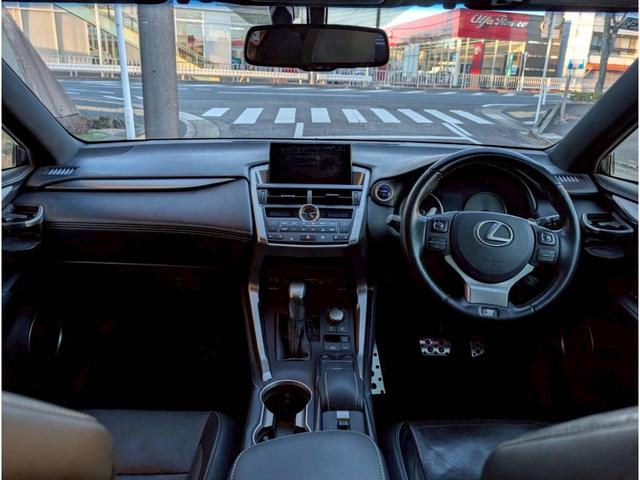 ＮＸ ＮＸ３００ｈ　Ｆスポーツ　純正ナビ／ＴＶ／バックカメラ／ＥＴＣ／レザーシート／メモリＰシート／リアＰシート／シートヒーター／ベンチレーション／ステアリングヒーター／パワーバックドア／レーダークルーズコントロール（6枚目）