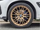 直列6気筒3.0LターボエンジンBMW Mパフォーマンスが手掛けたエンジンは、出力360馬力を発揮。0-100km/h加速はわずか4.8秒で、スポーツカー顔負けのダイナミックな走行性能を実現します。