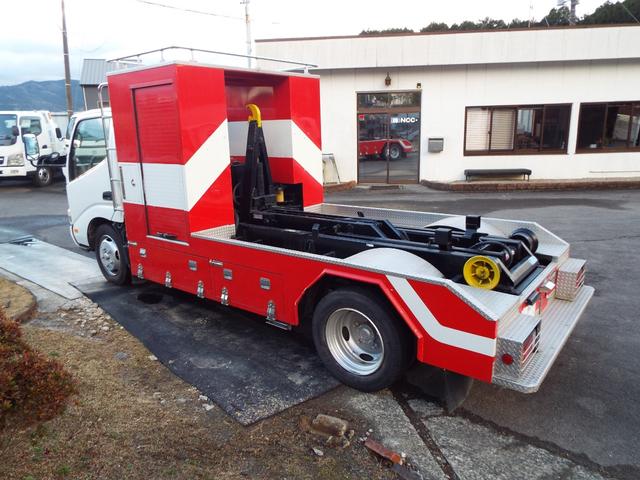 ダイナトラック 　ＮＯＸ適合フックロールコンテナ　アームロール　５速　４０００ｃｃディーゼルターボ　仮装済　深ダンプ　回送車　コンテナ車　フルフラット（16枚目）