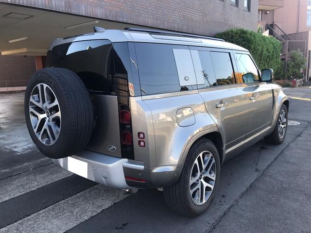 ディフェンダー １１０ＸＳエディション　Ｐ３００　４ＷＤ　全周囲カメラ　クリアランスソナー　オートクルーズコントロール　レーンアシスト　パワーシート　衝突被害軽減システム　サンルーフ　ナビ　オートライト　ＬＥＤヘッドランプ　アルミホイール（2枚目）