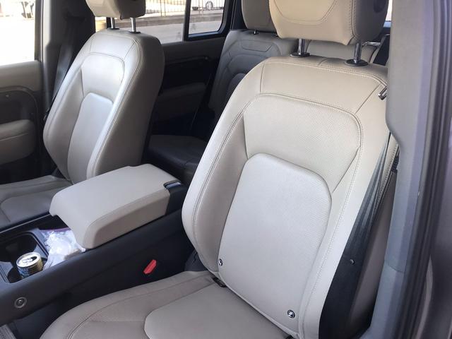 ディフェンダー １１０ＸＳエディション　Ｐ３００　４ＷＤ　全周囲カメラ　クリアランスソナー　オートクルーズコントロール　レーンアシスト　パワーシート　衝突被害軽減システム　サンルーフ　ナビ　オートライト　ＬＥＤヘッドランプ　アルミホイール（17枚目）