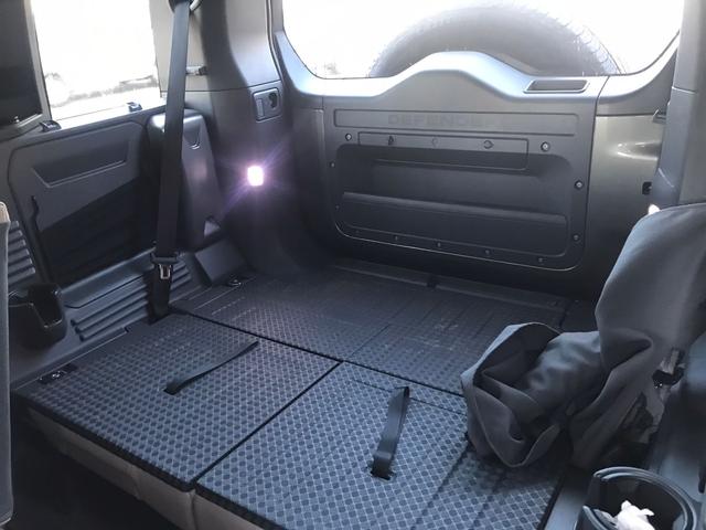 ディフェンダー １１０ＸＳエディション　Ｐ３００　４ＷＤ　全周囲カメラ　クリアランスソナー　オートクルーズコントロール　レーンアシスト　パワーシート　衝突被害軽減システム　サンルーフ　ナビ　オートライト　ＬＥＤヘッドランプ　アルミホイール（22枚目）