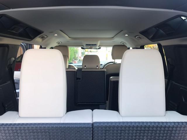 ディフェンダー １１０ＸＳエディション　Ｐ３００　４ＷＤ　全周囲カメラ　クリアランスソナー　オートクルーズコントロール　レーンアシスト　パワーシート　衝突被害軽減システム　サンルーフ　ナビ　オートライト　ＬＥＤヘッドランプ　アルミホイール（24枚目）