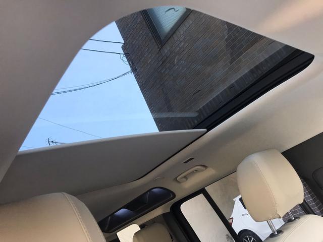 ディフェンダー １１０ＸＳエディション　Ｐ３００　４ＷＤ　全周囲カメラ　クリアランスソナー　オートクルーズコントロール　レーンアシスト　パワーシート　衝突被害軽減システム　サンルーフ　ナビ　オートライト　ＬＥＤヘッドランプ　アルミホイール（31枚目）